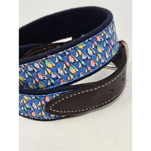 VINEYARD VINES FABRIC & LEATHER BELT KIDS YOUTH UNISEX OS SAILBOATS BLUE BROWN - Picture 2 of 12